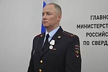 Инспектора ДПС из Свердловской области наградили за спасение ребёнка