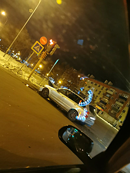 Водитель снес дорожное ограждение в городе Белово