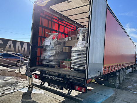 Из Екатеринбурга в Макеевку отправился груз с помощью на 37 млн рублей