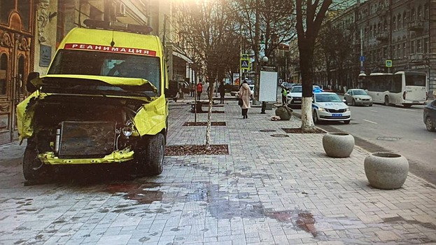 В Ростове-на-Дону произошло ДТП с участием автомобиля скорой помощи