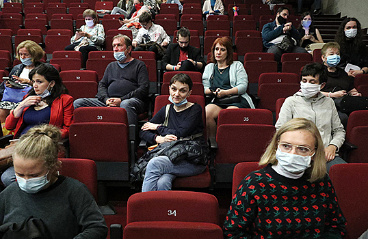Заполняемость залов в театрах увеличат до 70% с середины сентября
