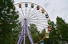 В Челябинске в новый парк аттракционов привезли списанное колесо