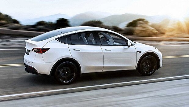 От Илона Маска никак не "отцепятся": электрокары Tesla пройдут проверку из-за беспричинного торможения на шоссе