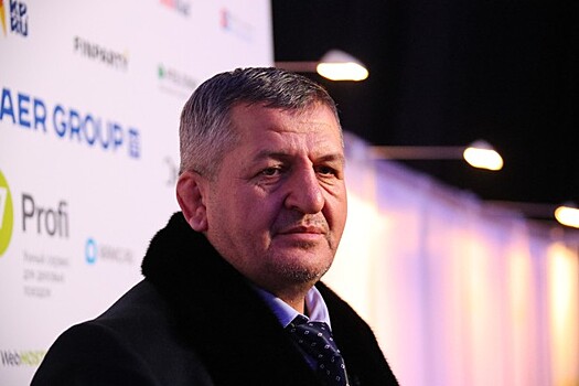 Отец Нурмагомедова проигнорировал бой Макгрегора