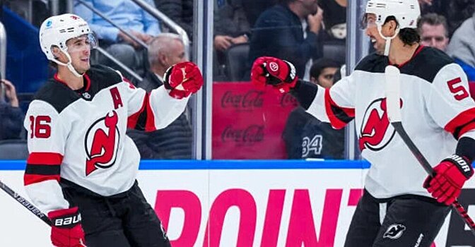 Джек Хьюз сделал 3-й хет-трик в карьере в НХЛ в матче с «Торонто». Он делит 6-е место в истории «Нью-Джерси» по их числу