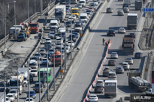 В Тюмени образовалась трехкилометровая пробка