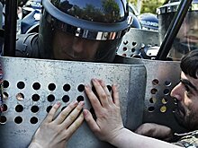 Армянская оппозиция перекрыла центр Еревана
