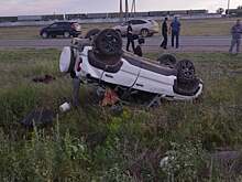 В Новоузенском районе «Нива» съехала с дороги и перевернулась