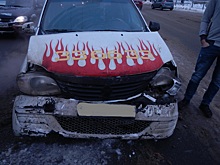 Пассажир такси получил травмы из-за столкновения Nissan X-Trail