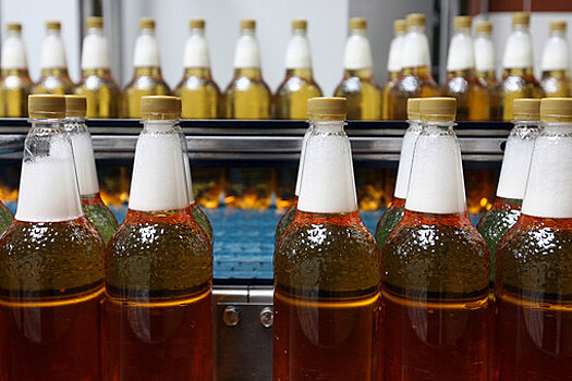 Пивовары пожертвовали этикетками на горлышке бутылок ради экономии