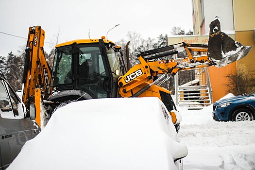 Порядка 50 единиц техники устраняют последствия снегопада в Шаховской