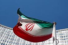 Неизвестный открыл огонь в парламенте Ирана