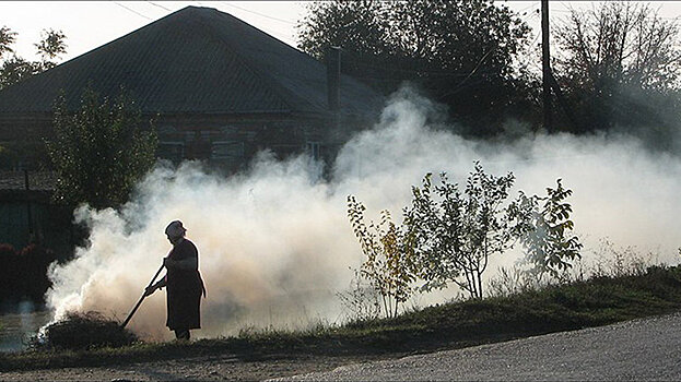 Жители Беслана задыхаются в дыме от огромных костров