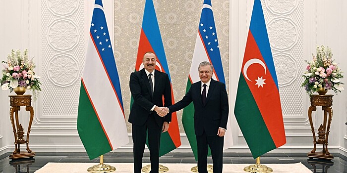 Президент Азербайджана прибыл в Самарканд на IX саммит Организации тюркских государств