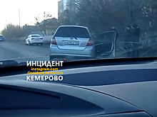 Автомобиль вылетел с дороги в Кемерове