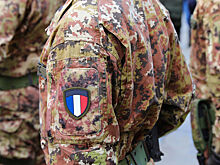 Французские военные учатся управлять дронами на Донбассе