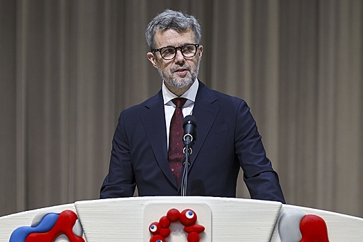 В файлах Эпштейна упоминается ряд президентов и членов королевских семей