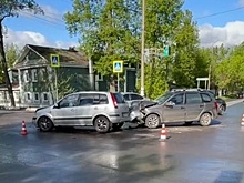 Водитель и пассажиры легковушки пострадали в аварии в Арзамасе