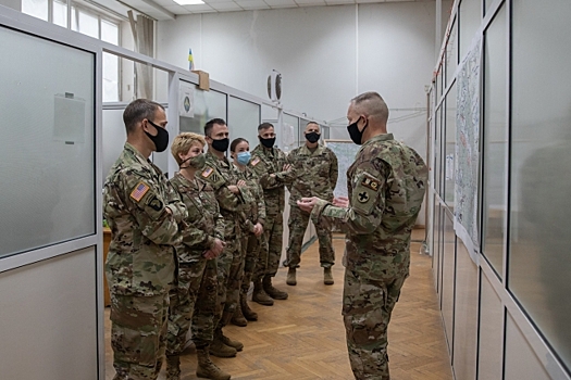 «Повылазили фашисты!» — в Донбасс прибыли американские военные