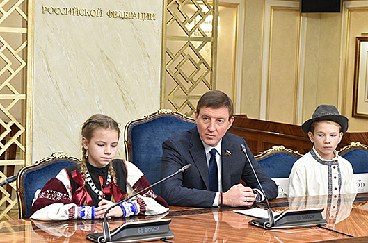 Турчак наградил детей — победителей проекта «Таланты Арктики. Дети»