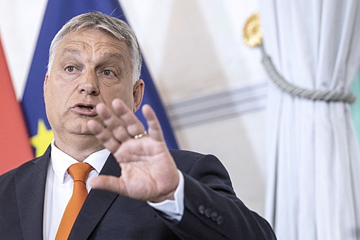 Премьер Венгрии Орбан потребовал отставки руководства ЕС