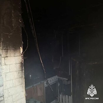 Двух пенсионеров вывели из задымлённого дома в Шаркане