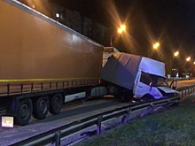 Фура сбила двух человек, которые ремонтировали грузовик на дороге в Кстове