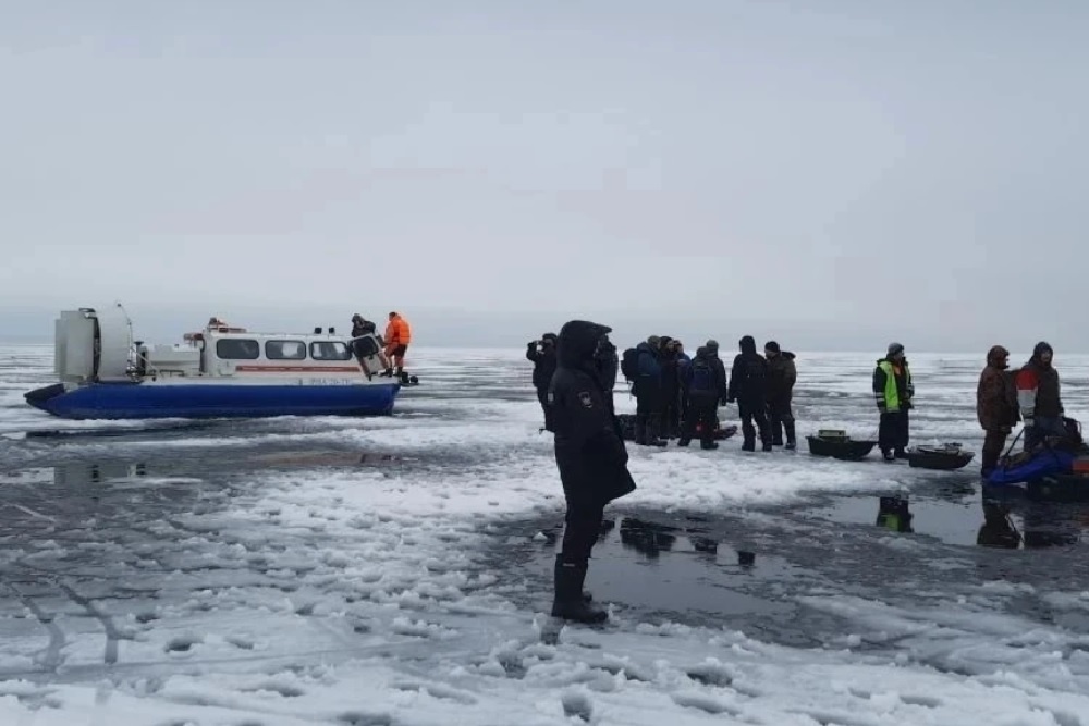 Со льда Финского залива спасены 230 человек, в том числе дети