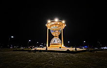 В Грозном в День города открыли символизирующие возрождение песочные часы