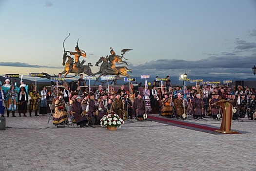 Фестиваль горлового пения "Хоомей в Центре Азии" во второй раз стартовал в Туве