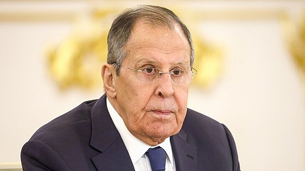 Лавров назвал заявление Макрона про звонок Путину жалкой дипломатией