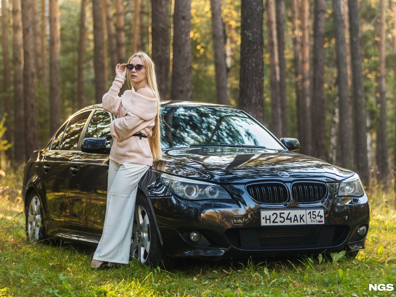 Девушка месяца: Олеся любит чёрный BMW - Рамблер/авто