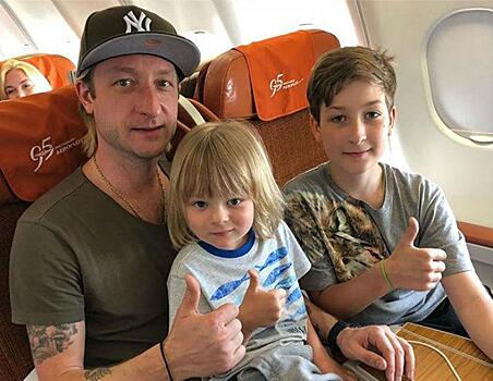 Старший сын Евгения Плющенко и сын Александра Кержакова провели выходные вместе