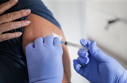 «С вероятностью в 99%»: медик назвал новое последствие прививки от COVID