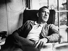 Times: повесть писателя Стейнбека убрали из программы в британской школе