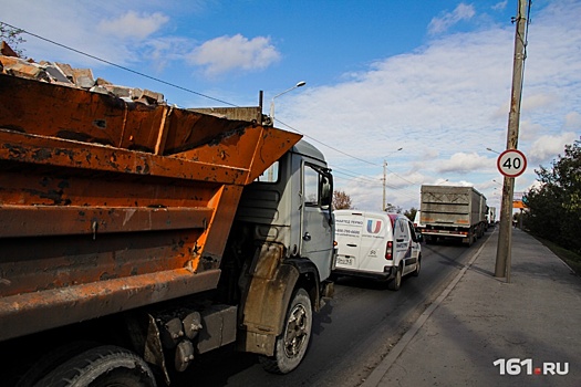 Власти Ростовской области рассказали, почему в регионе плохие дороги: всё дело в грузовиках