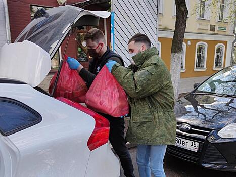 Доставка третьей волны продуктовых наборов школьникам с ОВЗ началась в Вологде