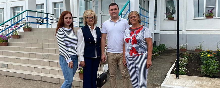 Перед стартом нового учебного года депутаты ЗакСобрания проверили детские сады и школы в районах