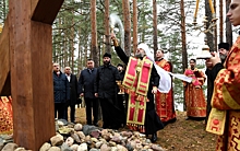 В Тверской области установили поклонный крест на месте прощания Михаила Тверского с Анной Кашинской