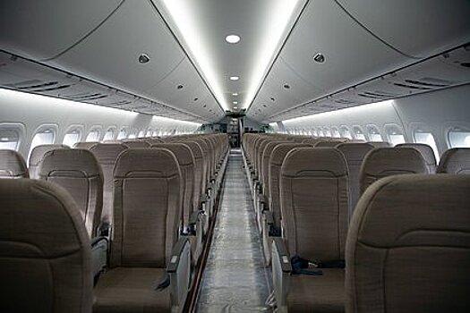 Пассажиры самолета попали в зону турбулентности и потеряли сознание