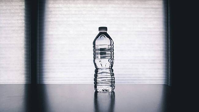 Популярный российский бренд воды ответил на обвинения в опасности продукта