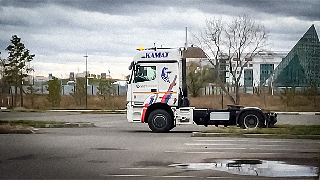 Испытания беспилотного КамАЗа засняли на видео