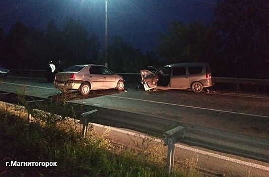 В лобовом столкновении в Магнитогорске пострадали пять человек