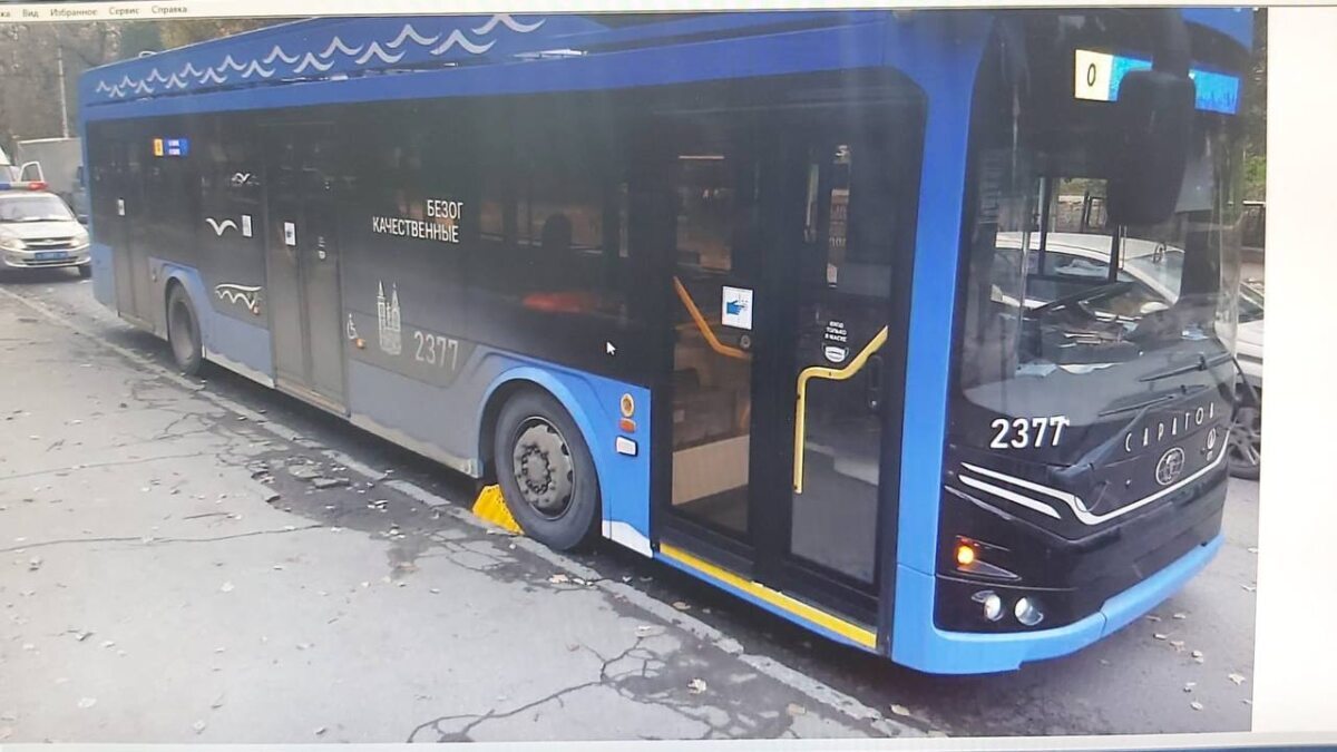 Пассажирка троллейбуса покалечила во время поездки по Саратову лицо