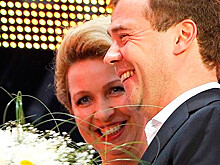 Личный самолет обнаружился не только у Аскер-заде: ФБК нашел оформленный по той же схеме джет у Светланы Медведевой (ВИДЕО)