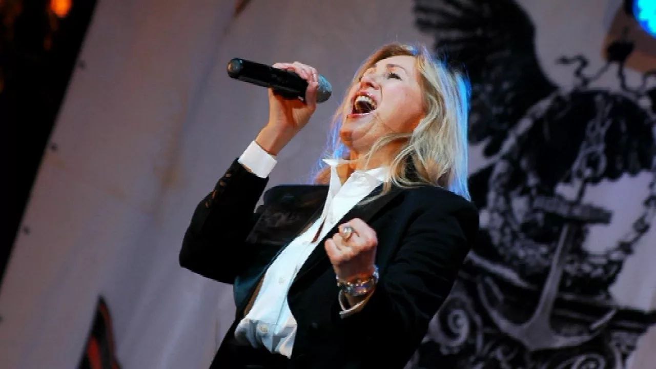 Вика Цыганова осудила «полуголую вечеринку» на Ленфильме