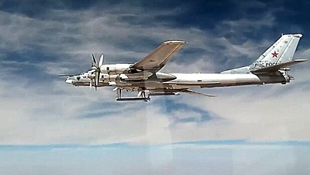 Дозаправка российских Ту-95 перед ударом по ИГ попала на видео