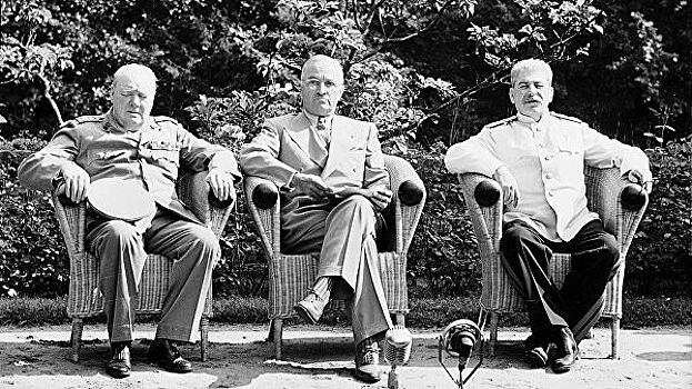 Мединский оценил реакцию Сталина на сообщение Трумэна об атомной бомбе