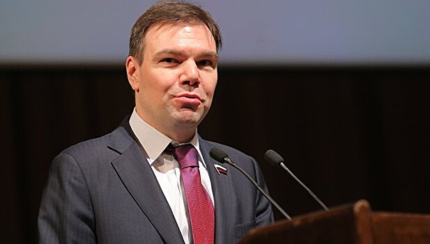 Левин назвал эмоциональным решение ряда СМИ уйти из Госдумы