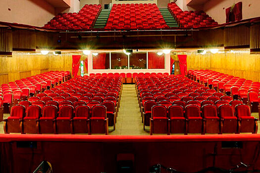 В театре Екатеринбурга загорелись декорации во время представления